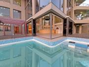 6 Bedroom House in Woodhill