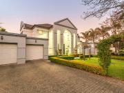 6 Bedroom House in Woodhill