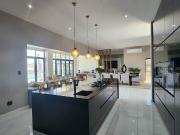 6 Bedroom House in Woodland Hills