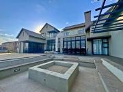 6 Bedroom House in Woodland Hills