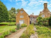 6 Bedroom House Oakham Leicestershire 98649042