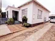 6 bedroom house on the market in re.