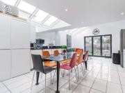 6 bedroom House share for rent in Chilswell Road,...