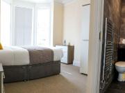 6 bedroom house share for rent in Dogsthorpe Road,...