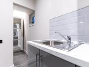 6 bedroom house share for rent in High Street,...