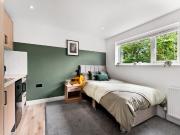 6 bedroom house share for rent in Outfield,...