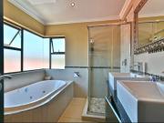 6 Bedroom House To Let in Meredale