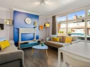 6 bedroom house to rent