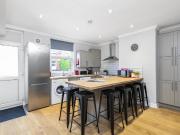 6 bedroom house to rent