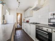 6 bedroom house to rent