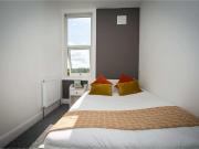 6 bedroom house to rent