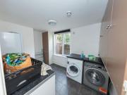 6 bedroom house to rent