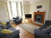 6 bedroom house to rent