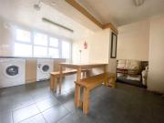 6 bedroom house to rent