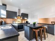 6 bedroom house to rent