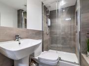 6 bedroom house to rent