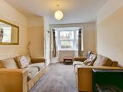 6 bedroom house to rent