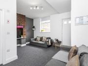 6 bedroom house to rent