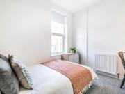 6 bedroom house to rent