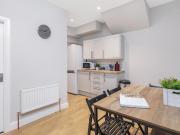 6 bedroom house to rent