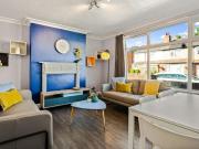 6 bedroom house to rent