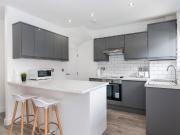 6 bedroom house to rent