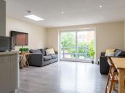 6 bedroom house to rent