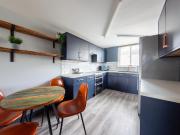 6 bedroom house to rent