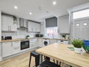 6 bedroom house to rent