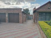 6 Bedroom House to rent in Pretoria West Danville