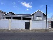 6 bedroom house with 4 cottages for sale