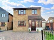 6 bedroom link detached house for sale in Green Lane...