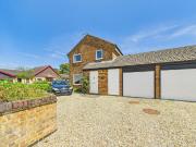 6 bedroom link detached house for sale in The Hedgerows,...