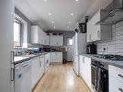 6 bedroom maisonette to rent