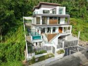 6 Bedroom Overlooking Property in Parkridge Estate,...