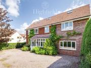 6 Bedroom Property