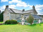 6 bedroom property with land for sale