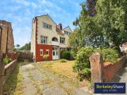 6 Bedroom Semi Detached House