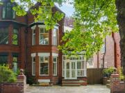 6 Bedroom Semi Detached House