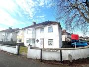 6 bedroom semi detached house for rent in Braemar...