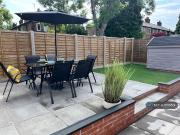 6 bedroom semi detached house for rent in Whitby Avenue,...