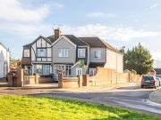 6 bedroom semi detached house for sale