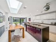 6 bedroom semi detached house for sale