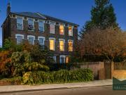 6 bedroom semi detached house for sale