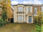 6 bedroom semi detached house for sale