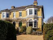 6 bedroom semi detached house for sale
