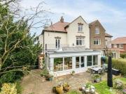 6 Bedroom Semi detached House For Sale In 65 Middlecave...