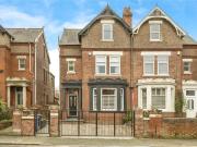 6 bedroom semi detached house for sale in Axholme Road,...