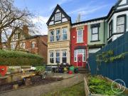 6 bedroom semi detached house for sale in Harehills...
