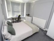 6 bedroom Semi detached house To Let